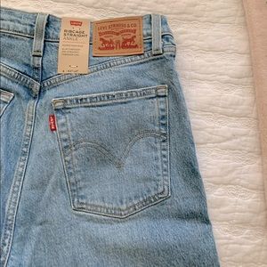 LEVI’S RIBCAGE STRAIGHT LEG JEANS 
SIZE 27